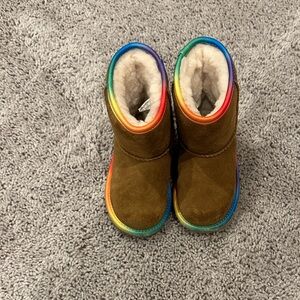 Chestnut Ugg Boots with Rainbow Trim size 8